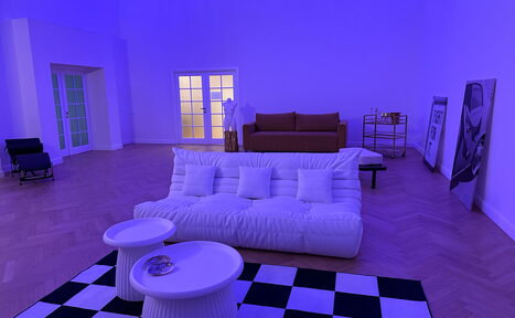 Арендовать BANG Просторный светлый зал с высокими потолками