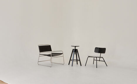 Арендовать Светлый зал с белой циклорамой и балконом