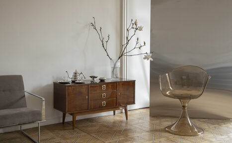 Арендовать Светлый зал с белой циклорамой и балконом