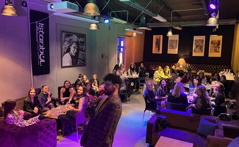 Арендовать Linza зал со сценой