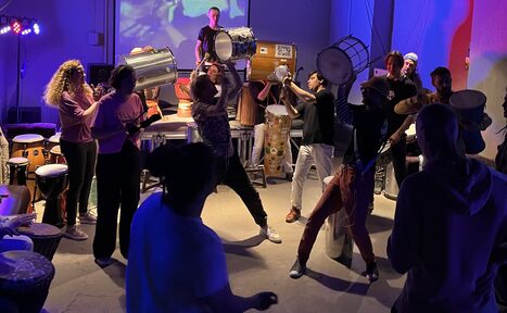 Арендовать Linza зал со сценой