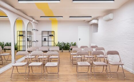 Арендовать Светлый конференц-зал