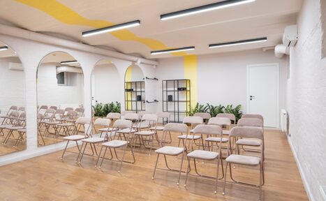 Арендовать Светлый конференц-зал