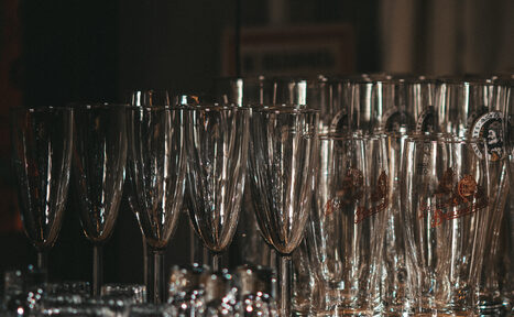 Арендовать Бар под закрытие со сценой 