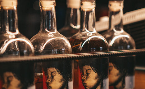 Арендовать Бар под закрытие со сценой 