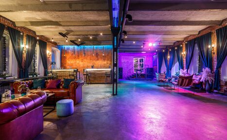 Арендовать Медный премиальный лофт с летней верандой