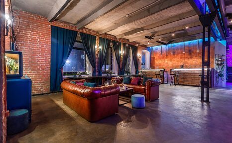 Арендовать Медный премиальный лофт с летней верандой