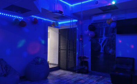 Арендовать Уютный лофт с меловой стеной