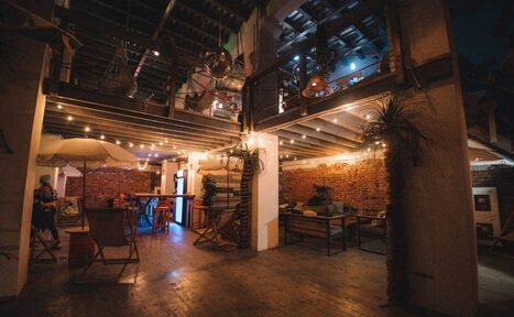 Арендовать Двухуровневый лофт в гавайском стиле с верандой