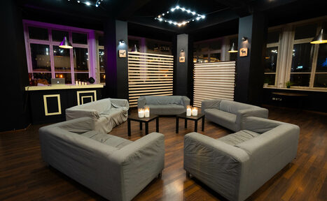 Арендовать Лофт с зеркальной стеной