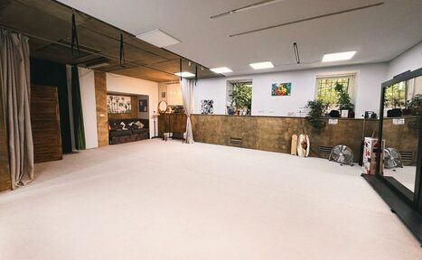 Арендовать Уютный зал для мастер-классов, тренингов и спорта