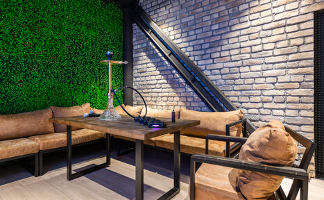 Арендовать VR Home Уютный лаундж-зал с караоке 