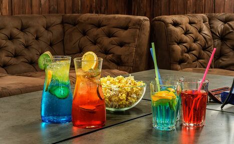 Арендовать Party Hard. Хард рок. Лофт-зал в стиле Рок-н-ролл