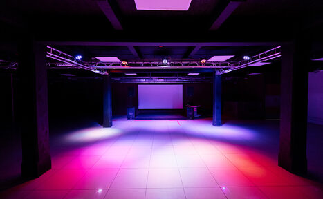 Арендовать Loft-Hall Viva. Современное пространство 