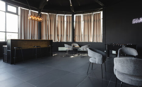 Арендовать Высота Лофт Панорамный лофт в строгих тонах