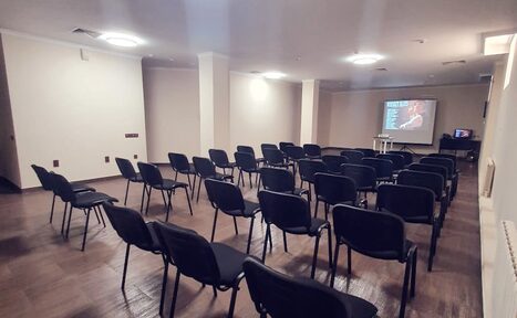 Арендовать Просторный конференц-зал