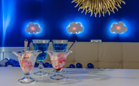 Арендовать Party Time (Пати Тайм). Лофт-зал в синих тонах для небольших мероприятий 