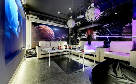 Арендовать Party Time (Пати Тайм). Лофт-зал стилизованный под звезду