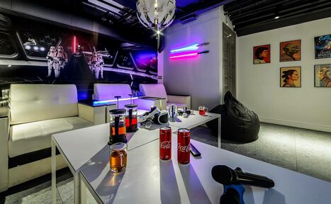 Арендовать Party Time (Пати Тайм). Лофт-зал стилизованный под звезду