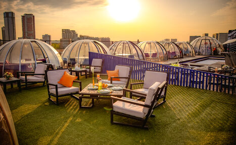 Арендовать ИглуБар. Bad girl. Тёмный лофт-зал в красных оттенках 