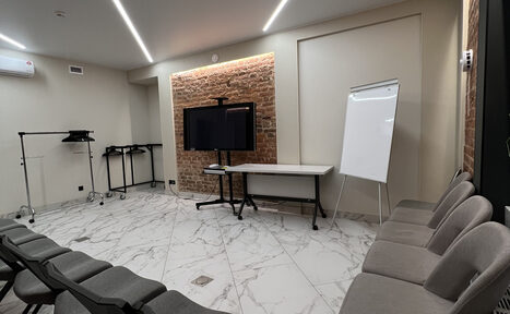 Арендовать Статский Советник. Небольшой конференц-зал на 20 человек 