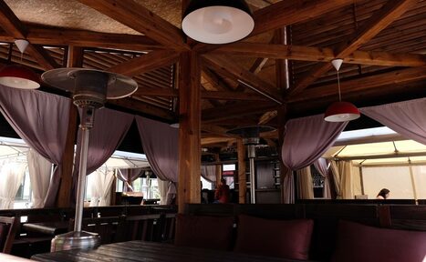 Арендовать Летняя терраса в центре города