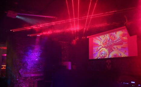 Арендовать Клуб с профессиональным звуковым оборудованием