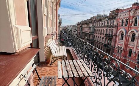 Арендовать Топчик Лаундж зона с балконом 