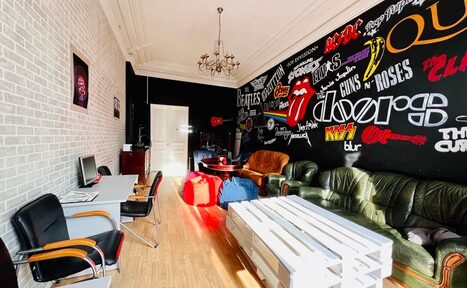 Арендовать Топчик Лаундж зона с балконом 