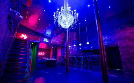 Арендовать Двухэтажный лофт с отдельным входом