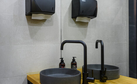 Арендовать Б. 23 Светлое кафе под закрытие 