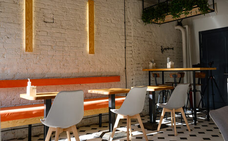 Арендовать Б. 23 Светлое кафе под закрытие 