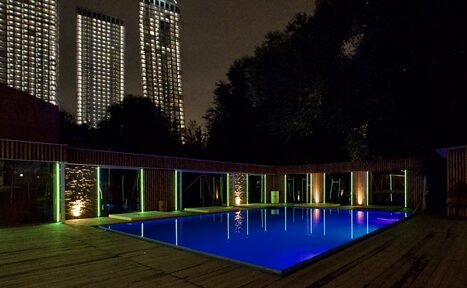 Арендовать MY IBIZA Пространство с открытым бассейном на Спортивной