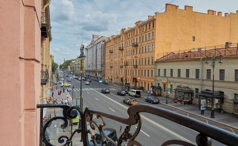 Арендовать Светлая фотостудия с циклорамой 