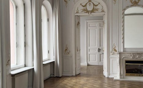 Арендовать Светлая фотостудия с циклорамой 