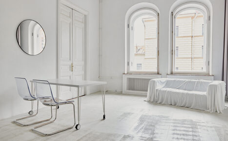 Арендовать Светлый зал с растениями