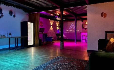 Арендовать Стильная площадка с яркими акцентами