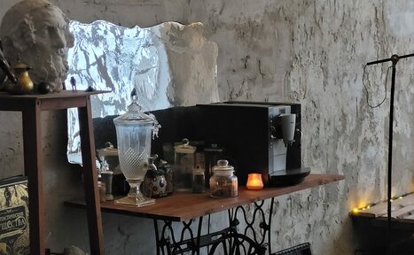 Арендовать Поэт Уютный лофт с большими окнами