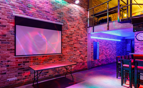 Арендовать Gallery Loft (Галерея Лофт). Двухуровневый лофт с витражным остеклением