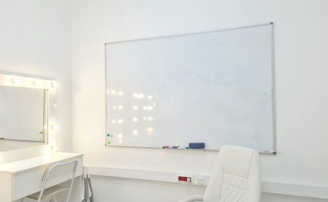 Арендовать Светлый кабинет для различных мероприятий
