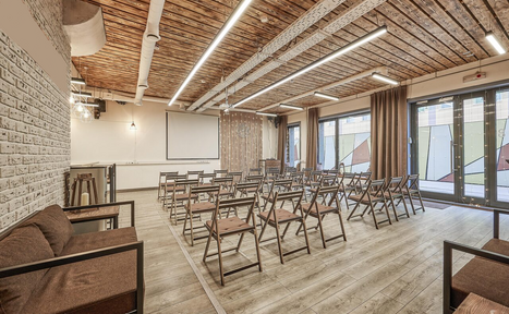 Арендовать Loft Lodge 8. Яркий зал со светомузыкой