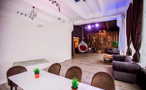 Арендовать Просторный лофт с панорамными окнами и циклорамой