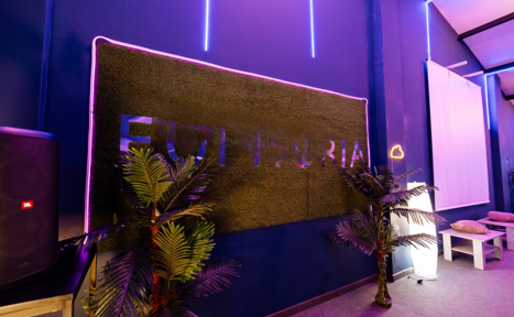 Арендовать Тёмный лофт для вечеринок 