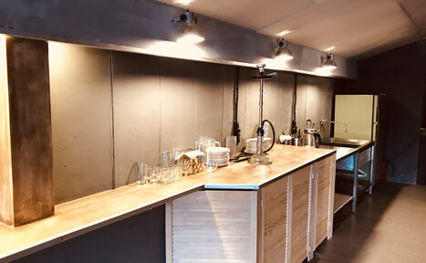 Арендовать Roof Hooty Place. Лофт-мансарда 