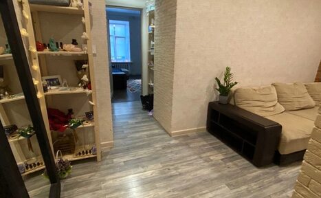 Арендовать Уютный зал в тёплых тонах