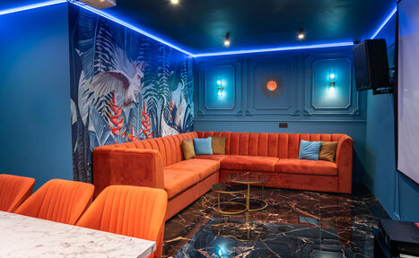 Арендовать N-Joy Яркий лофт-зал