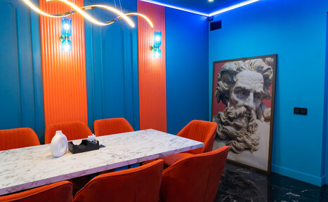 Арендовать N-Joy Яркий лофт-зал