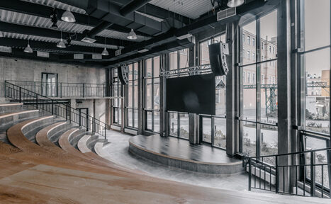 Арендовать Амфитеатр Ленполиграфмаш