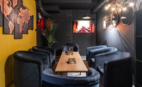 Арендовать Отдельная комната с караоке