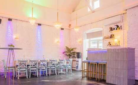 Арендовать Просторный лофт с верандой и внутренним двориком